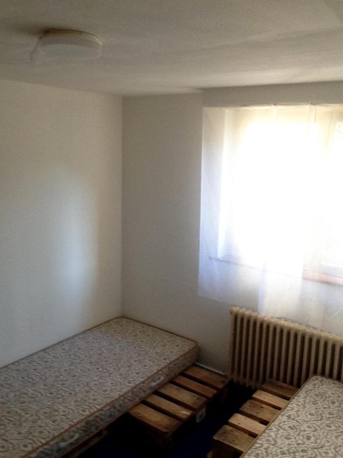 Baselhostel Fullinsdorf Εξωτερικό φωτογραφία